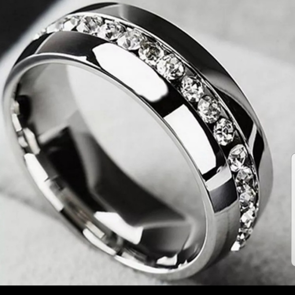 Ring - Picture 2 of 7